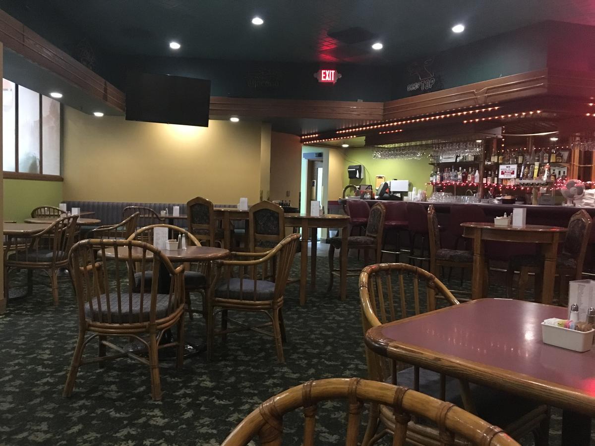 Готель Ramada By Wyndham Portland Airport Екстер'єр фото